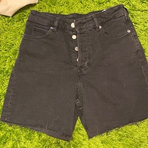 H&m jean shorts black, size 4